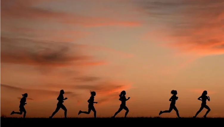 runners at dawn